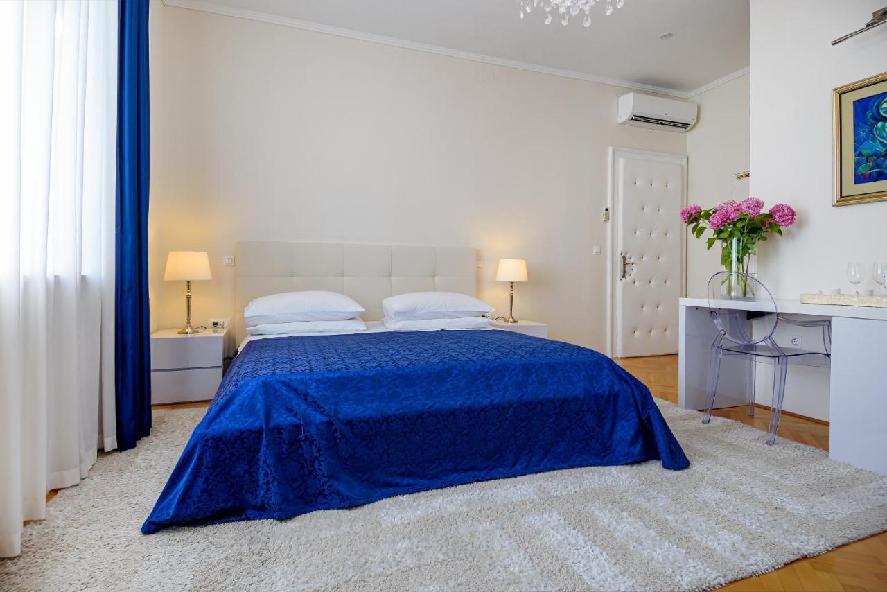 Palace Schoen Milesi - Esense Of Prestige - Private Pool - Free Parking - Old Money Style Luxury Rooms - Walking Distance To The Old Town, The Beach And All Amenities - Buralux Properties Split Bagian luar foto