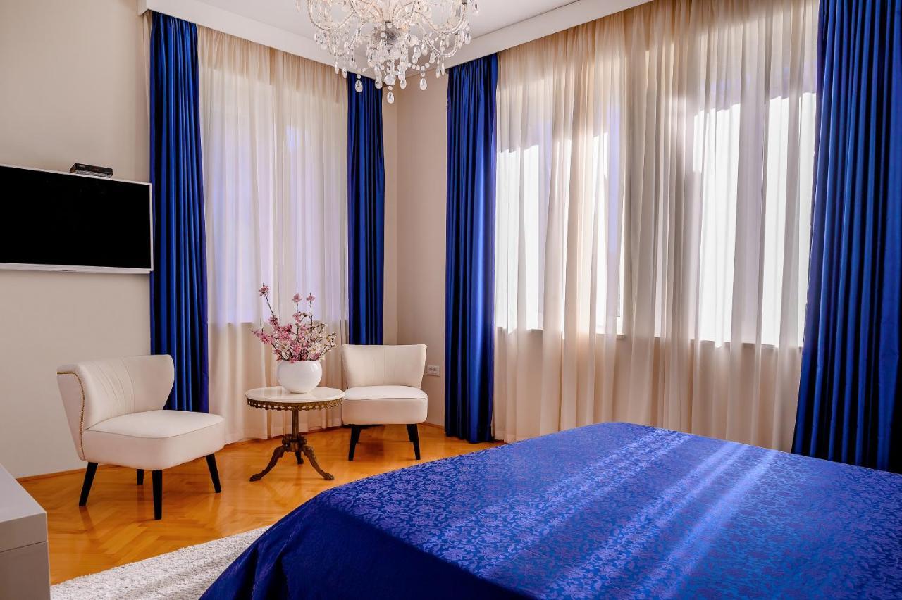 Palace Schoen Milesi - Esense Of Prestige - Private Pool - Free Parking - Old Money Style Luxury Rooms - Walking Distance To The Old Town, The Beach And All Amenities - Buralux Properties Split Bagian luar foto